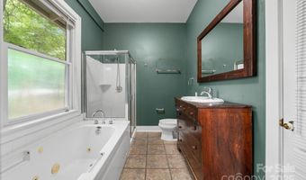 5 Parker Rd, Asheville, NC 28803