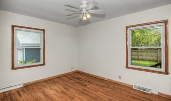 307 Dotson Dr, Ames, IA 50014