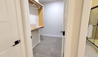 318 W Boxthorn Dr, Andover, KS 67002