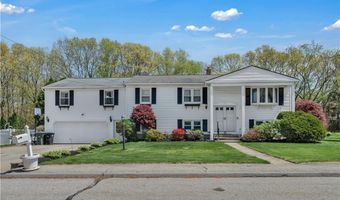 15 Driftwood Dr, Coventry, RI 02816