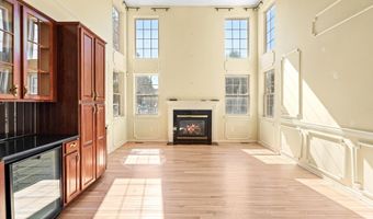 9 Denise Dr, Allentown, NJ 08501