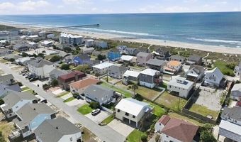 102 W Dobbs St, Atlantic Beach, NC 28512