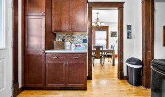 816 N SUPERIOR St, Appleton, WI 54911