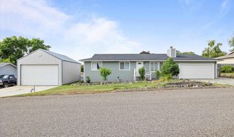 1103 Christopher Ln, Benton City, WA 99320