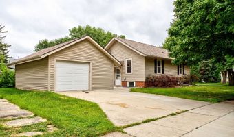 129 S Maple Ave, Ames, IA 50010