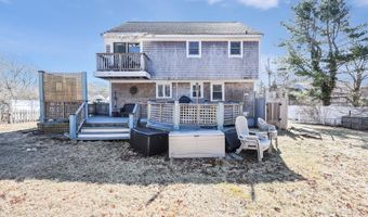9 Marilyn Rd, Bourne, MA 02532