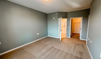 2205 Green Hills Dr 1403, Ames, IA 50014