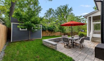 414 N MONROE St, Arlington, VA 22201