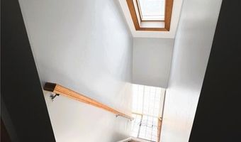 29 Stony Acre Dr, Cranston, RI 02920