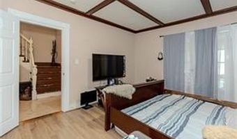 825 Douglas Ave, Providence, RI 02908