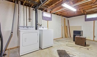 1607 S 6th St, Aberdeen, SD 57401