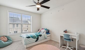 22613 NAUGATUCK Sq, Ashburn, VA 20148