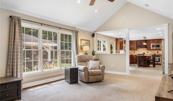 91 Woodridge Dr, North Kingstown, RI 02874