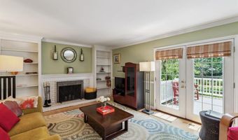 278 Oakleigh Woods Dr, Ballwin, MO 63011