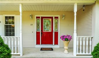 33 Oak Hill Dr, Johnston, RI 02919