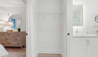 701 N HENRY St 210, Alexandria, VA 22314