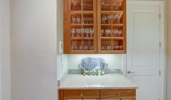 4744 34TH St N, Arlington, VA 22207