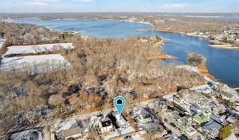 126 Narrows Rd, Bristol, RI 02809