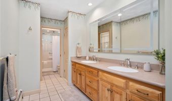 825 Woonsocket Hill Rd, North Smithfield, RI 02896