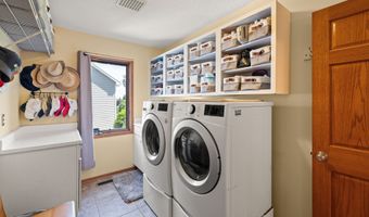 835 S 11th St, Adel, IA 50003