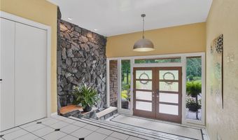 889 Eaton Ave, Akron, OH 44303