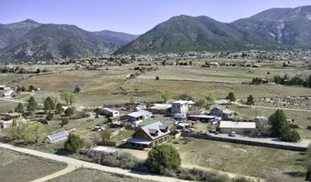34 Dos Carpinteros Rd, Arroyo Seco, NM 87514