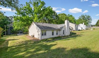 1194 Meadow Oaks Dr NW, Acworth, GA 30102