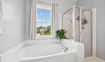 1818 Misty Hollow Ln, Apex, NC 27502