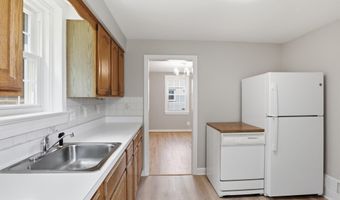 934 N LONGFELLOW St, Arlington, VA 22205