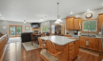 4942 Hemingway Dr, Ames, IA 50014