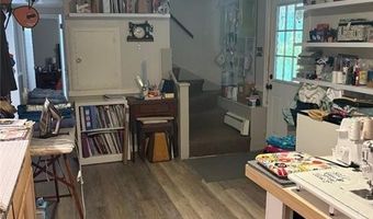77 Fairfield Dr, North Kingstown, RI 02852