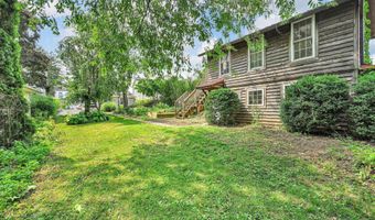 33 S 11TH St, Akron, PA 17501