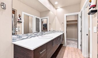 857 N River Path Ln, Boise, ID 83703