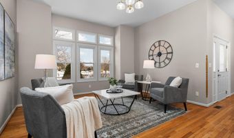 5971 Creekview Ct, Ann Arbor, MI 48108