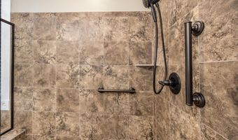 5 Utrera Ln, Hot Springs Village, AR 71909
