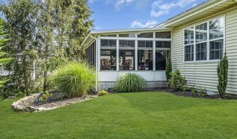 7 Woodlake Ct, Barnegat, NJ 08005