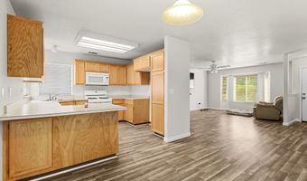 3696 Brentwood Ln, Anderson, CA 96007