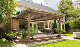 8809 SAUNDERS Ln, Bethesda, MD 20817