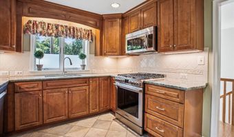 3818 N RIDGEVIEW Rd, Arlington, VA 22207