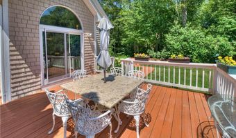 84 Bakewell Ct, Cranston, RI 02921