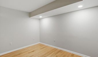5 Newell Ct, Albany, NY 12204