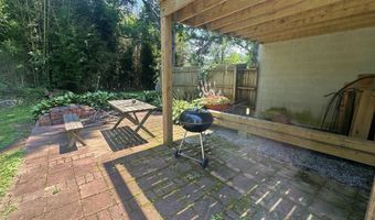 10 Greenbrier Dr, Alderson, WV 24910