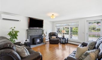 72 Fairweather Ave, Cranston, RI 02910
