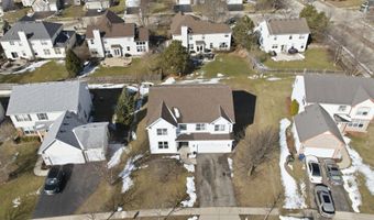 510 Golden Valley Ln, Algonquin, IL 60102