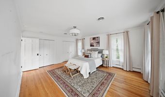 5 Beaver Pond Rd, Albany, NY 12211