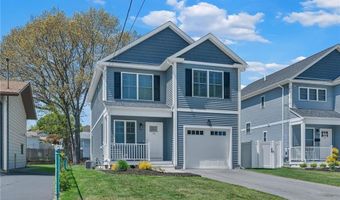 28 Ashley St, Cranston, RI 02920