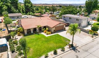 33127 Camelot Dr, Yucaipa, CA 92399