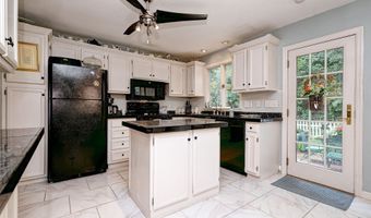 932 Amity Rd, Bethany, CT 06524