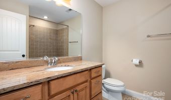17 Bohemian Ln, Asheville, NC 28805