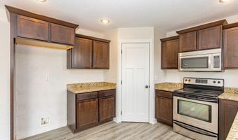 2010 SE Clover Ridge Dr, Ankeny, IA 50021